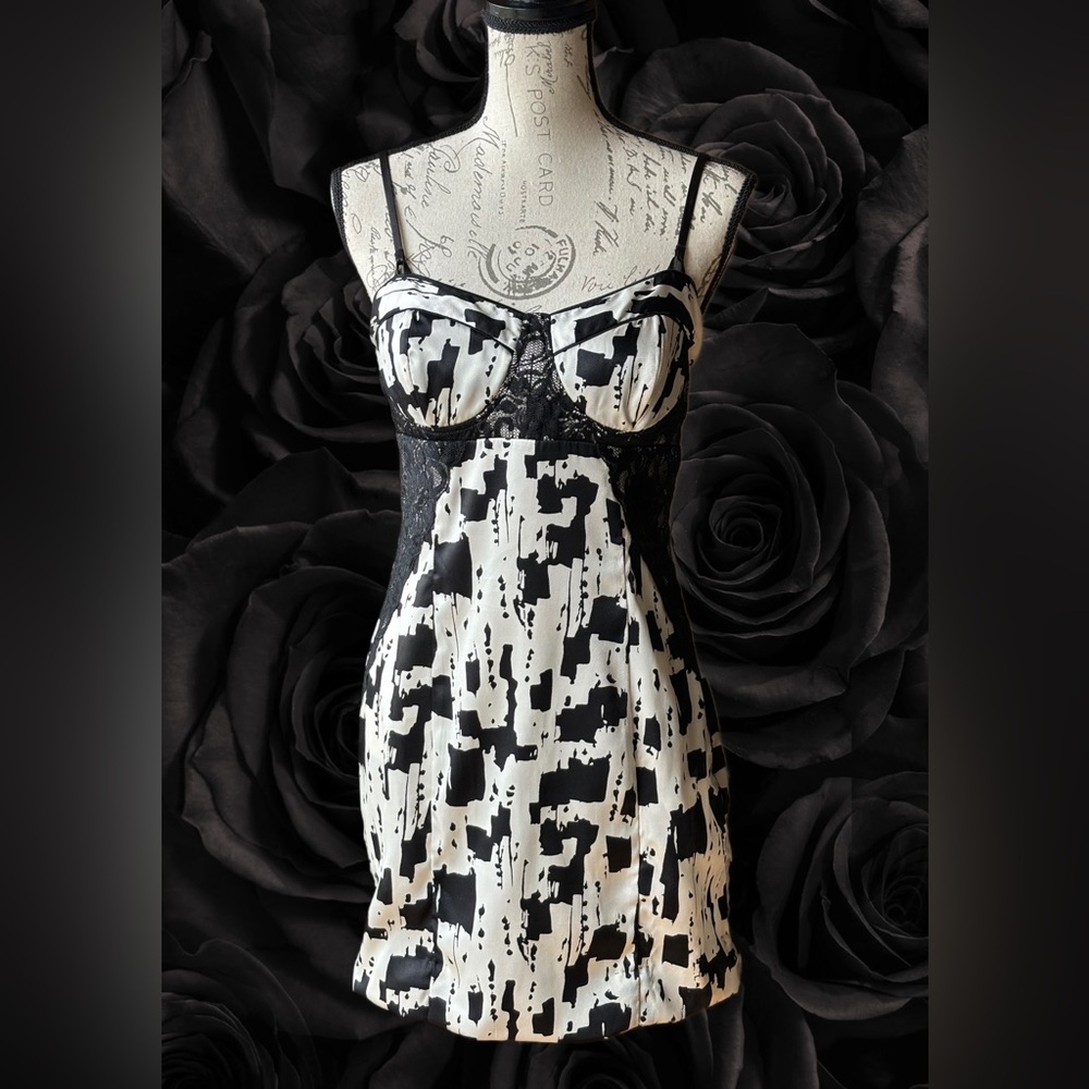 Forever 21 Bustier Strap Dress, Print and Lace Accents (M)